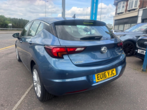 2016 Vauxhall Astra 1.6 Cdti Ecotec Blueinjection Tech Line Euro 6 5dr in Blue — image 3