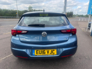 2016 Vauxhall Astra 1.6 Cdti Ecotec Blueinjection Tech Line Euro 6 5dr in Blue — image 4