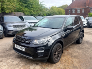2017 Land Rover Discovery Sport Td4 Se in Black — image 2