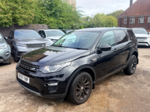 2017 Land Rover Discovery Sport Td4 Se in Black — image 4