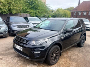 2017 Land Rover Discovery Sport Td4 Se in Black — image 5