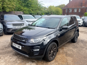 2017 Land Rover Discovery Sport Td4 Se in Black — image 6