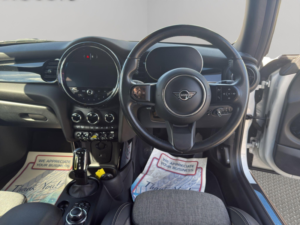 2022 MINI Electric Hatch Cooper Se 32.6kwh Level 2 Auto 3dr in Silver — image 2