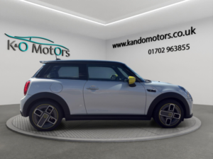 2022 MINI Electric Hatch Cooper Se 32.6kwh Level 2 Auto 3dr in Silver — image 3