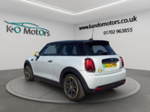 2022 MINI Electric Hatch Cooper Se 32.6kwh Level 2 Auto 3dr in Silver — image 6