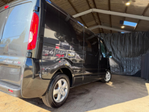 2014 Vauxhall Vivaro 2.0 2900 Cdti Sportive Fwd L3 4dr in Black — image 6