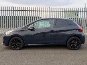 2016 Peugeot 208 1.2 Puretech Active Hatchback 3dr Petrol Manual Euro 6 (82 Ps) in Grey — image 3