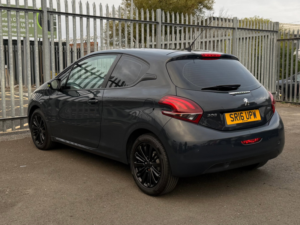2016 Peugeot 208 1.2 Puretech Active Hatchback 3dr Petrol Manual Euro 6 (82 Ps) in Grey — image 6