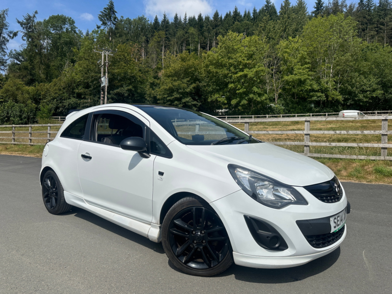 2014 Vauxhall Corsa 1.2 16v Limited Edition Hatchback 3dr Petrol Manual Euro 5 (85 Ps) in White — image 1