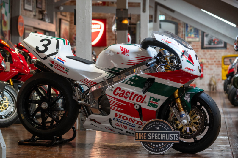 1996 Honda Rvf750 Rc45 - "simply The Best" in White — image 1