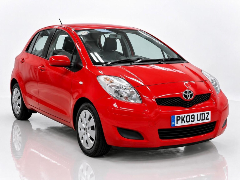 2009 Toyota Yaris 1.33 Dual Vvt-I Tr Euro 4 (s/s) 5dr in Red — image 1