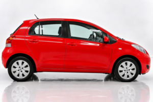 2009 Toyota Yaris 1.33 Dual Vvt-I Tr Euro 4 (s/s) 5dr in Red — image 5