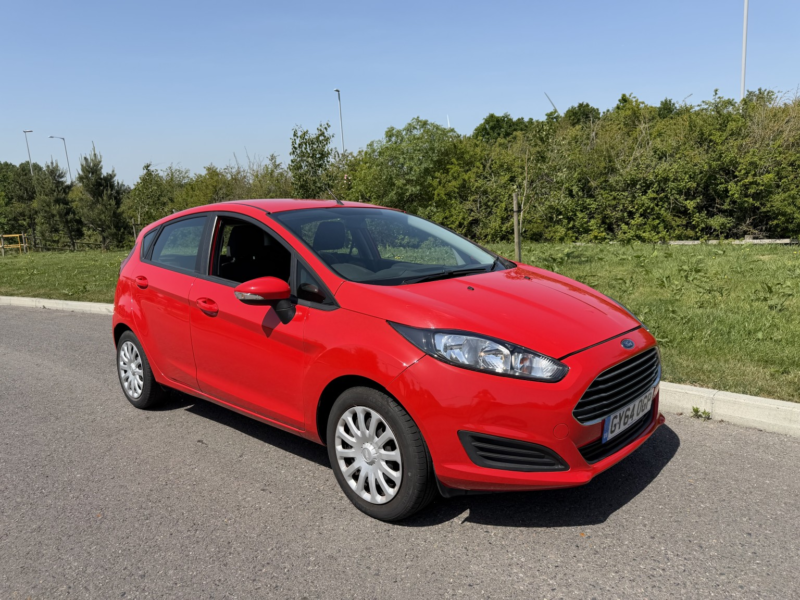 2015 Ford Fiesta 1.3 Style in Red — image 1