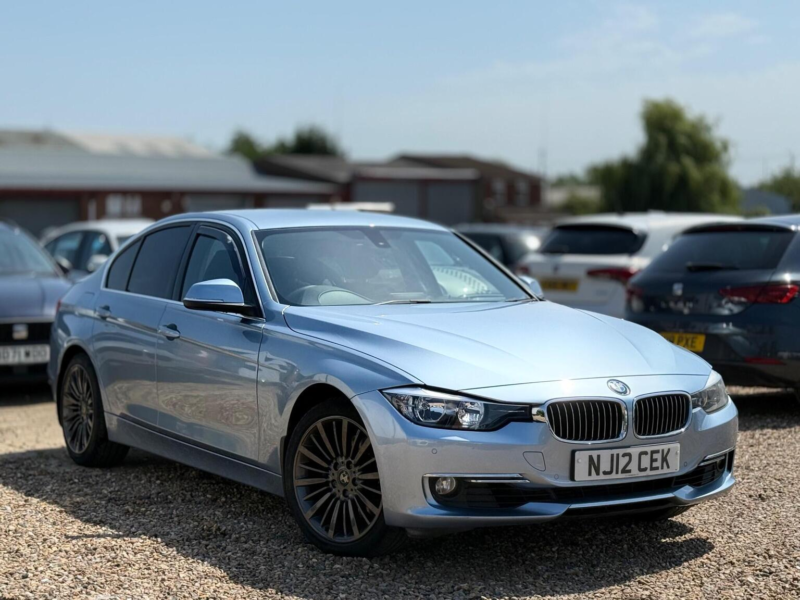 2012 BMW 3 Series 2.0 328i Luxury Auto Euro 5 (s/s) 4dr in Blue — image 1