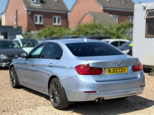 2012 BMW 3 Series 2.0 328i Luxury Auto Euro 5 (s/s) 4dr in Blue — image 5