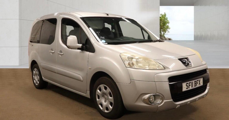 2011 Peugeot Partner Tepee 1.6 Hdi Tepee S 5dr in Silver — image 1