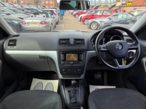 2015 Skoda Yeti 2.0 Tdi Black Edition DSG 4WD Euro 5 5dr in White — image 2