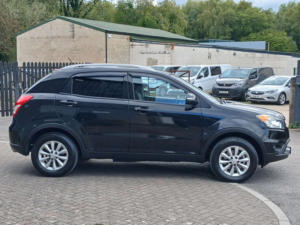 2015 Ssangyong Korando 2.0 Korando Se4 4WD 5dr in Black — image 4