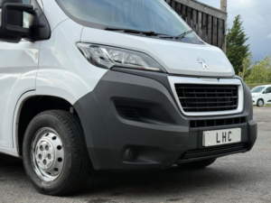 2021 Peugeot Boxer 2.2 Bluehdi 335 Professional L3 H3 Euro 6 (s/s) 5dr in White — image 4