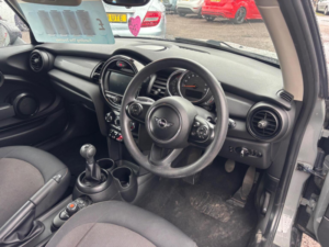 2018 MINI Hatch 1.5 Cooper D Euro 6 (s/s) 3dr in Grey — image 3