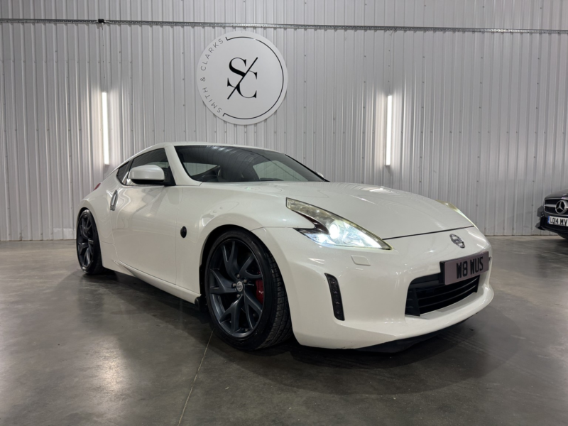 2014 Nissan 370 Z 3.7 V6 Gt in White — image 1