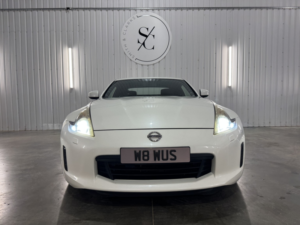 2014 Nissan 370 Z 3.7 V6 Gt in White — image 6