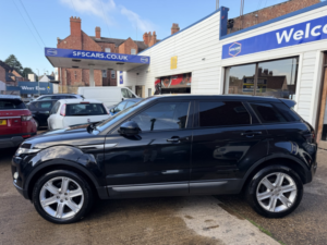 2014 Land Rover Range Rover Evoque 2.2 Sd4 Pure Tech in Black — image 5