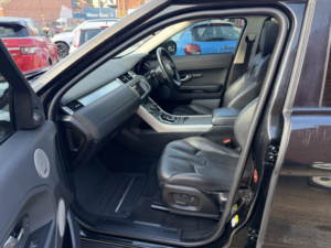 2014 Land Rover Range Rover Evoque 2.2 Sd4 Pure Tech in Black — image 6