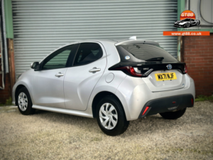 2021 Toyota Yaris Vvt-H Icon E-CVT Euro 6 Automatic (e-Cvt) Petrol/hybrid 1.5l in Silver — image 5