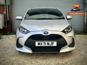 2021 Toyota Yaris Vvt-H Icon E-CVT Euro 6 Automatic (e-Cvt) Petrol/hybrid 1.5l in Silver — image 6
