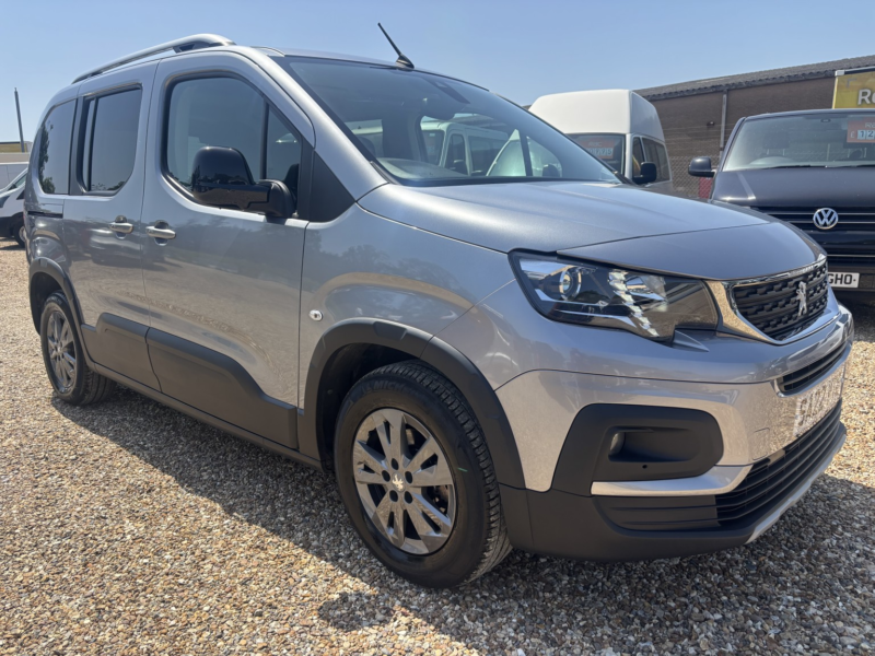 2022 Peugeot Rifter Wheelchair Accessible Vehicle Wav 1.5 Bluehdi Allure in Grey — image 1