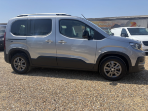 2022 Peugeot Rifter Wheelchair Accessible Vehicle Wav 1.5 Bluehdi Allure in Grey — image 2