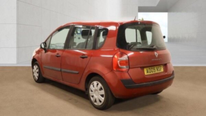 2009 Renault Grand Modus 1.2 16v Expression Euro 4 5dr in Red — image 5