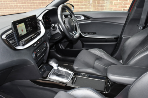 2020 Kia Ceed 1.4 T-Gdi Gt-Line S Hatchback 5dr Petrol Dct Euro 6 (s/s) (138 Bhp) in Red — image 4
