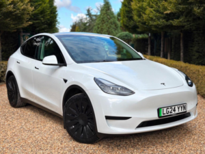 2024 Tesla Model Y Auto Rwd 5dr in White — image 2