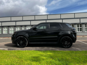 2018 Land Rover Range Rover Evoque 2.0 Range Rover Evoque Hse Dynamic Td4 Auto 4WD 5dr in Black — image 2