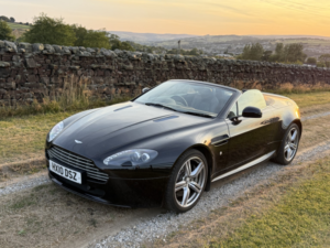 2010 Aston Martin Vantage 4.7 V8 in Black — image 3