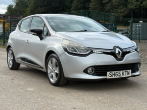 2015 Renault Clio 0.9 Tce Dynamique Nav Hatchback 5dr Petrol Manual Euro 6 (s/s) (90 Ps) in Silver — image 3