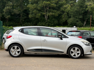 2015 Renault Clio 0.9 Tce Dynamique Nav Hatchback 5dr Petrol Manual Euro 6 (s/s) (90 Ps) in Silver — image 4