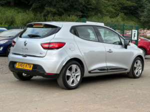 2015 Renault Clio 0.9 Tce Dynamique Nav Hatchback 5dr Petrol Manual Euro 6 (s/s) (90 Ps) in Silver — image 5