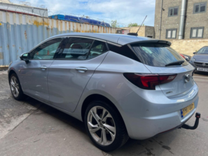 2017 Vauxhall Astra 1.4i Turbo Sri Auto Euro 6 (s/s) 5dr in Silver — image 3