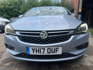 2017 Vauxhall Astra 1.4i Turbo Sri Auto Euro 6 (s/s) 5dr in Silver — image 5