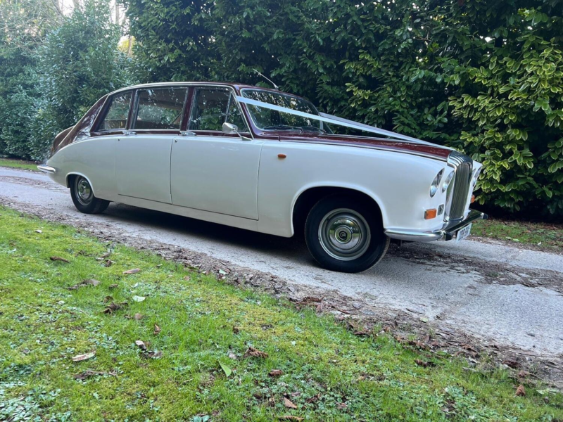 1980 Daimler Limousine 4.2 in Red — image 1