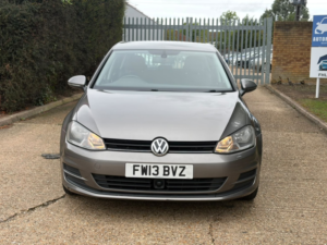 2013 Volkswagen Golf 1.6 Tdi Bluemotion Tech Se in Grey — image 4