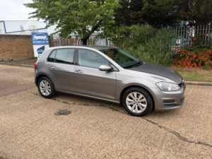 2013 Volkswagen Golf 1.6 Tdi Bluemotion Tech Se in Grey — image 6