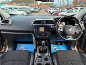 2018 Renault Kadjar 1.2 Tce Dynamique S Nav Euro 6 (s/s) 5dr in Beige — image 2