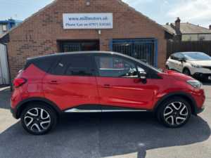 2015 Renault Captur 1.5 Signature Energy Dci 90 Stop & Start in Red — image 6