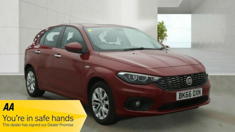 2016 Fiat Tipo 1.4 Mpi Easy Plus Euro 6 5dr in Red — image 1