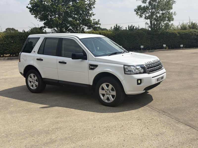 2013 Land Rover Freelander 2 2.2 Td4 Gs in White — image 1