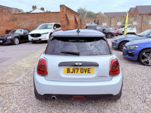 2017 MINI Hatch 1.5 Cooper D 3-Door Hatch in Silver — image 5
